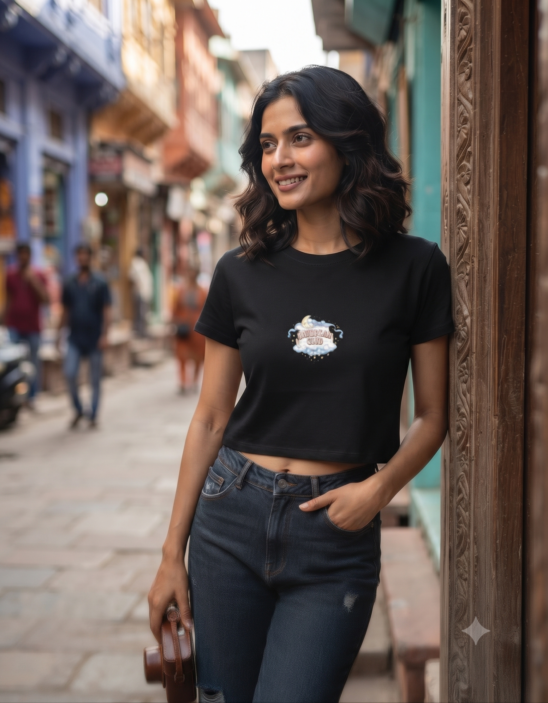 Daydream Club Crop Top – Women's Graphic Tee